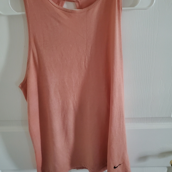 Nike Women's Coral Muscle Tee - Picture 1 of 3